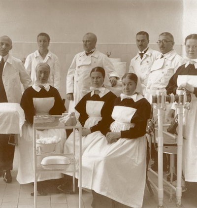 Bild Evangelischen Diakonissenvereins Siloah, Historie, Foto Ärzte und Pfleger aus der Vergangenheit 